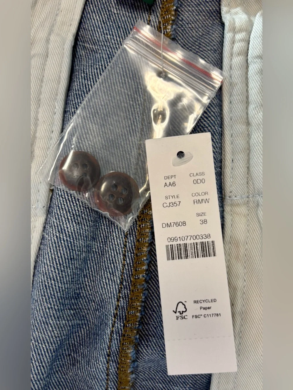 NWT J. Crew Men’s Size 38 Medium Wash 8” Relaxed Cotton-Linen Blend Denim Shorts